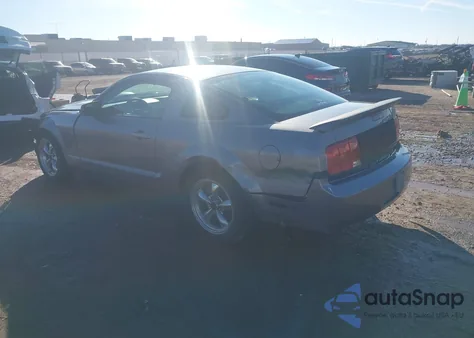 2006 Ford Mustang V6 z USA, uszkodzony, nr VIN 1ZVFT80N465117679